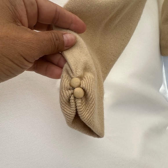 Vintage Robinson’sTan Cardigan with Faux Fur Collar #A2 - Picture 4 of 11